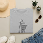 Hiking bit of a stretch giraffe – Adventure Graphic Line Art T-Shirt