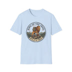 King of the trail lion - – Adventure Graphic Badge Art T-Shirt