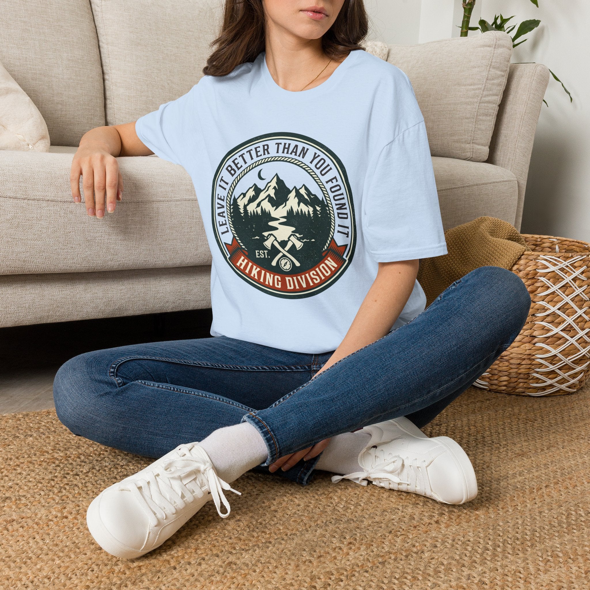 Leave it better – Adventure Graphic Badge T-Shirt