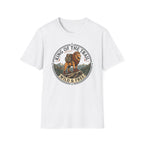 King of the trail lion - – Adventure Graphic Badge Art T-Shirt