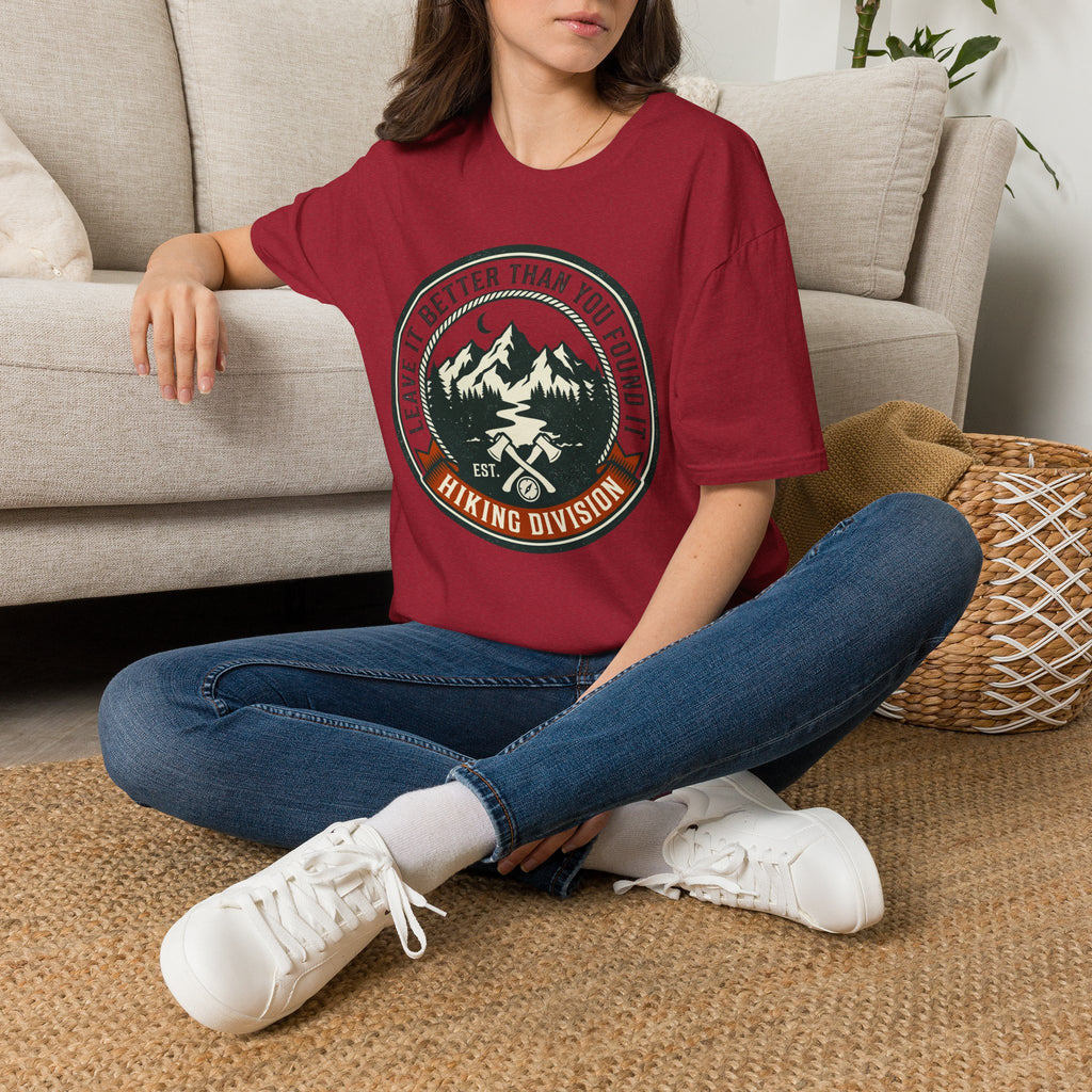 Leave it better – Adventure Graphic Badge T-Shirt